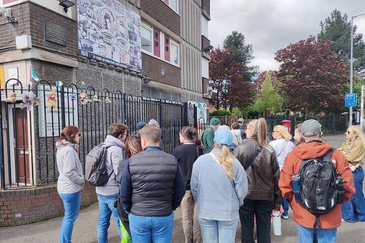 Belfast Troubles Tour: Walls and Bridges