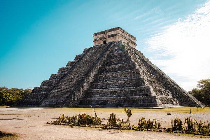 Private Chichen Itza Early Morning Archaeological Tour