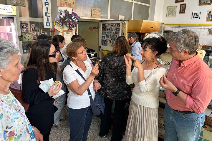 Flavors and Sights of Trastevere Guided Street Food Tour in Rome