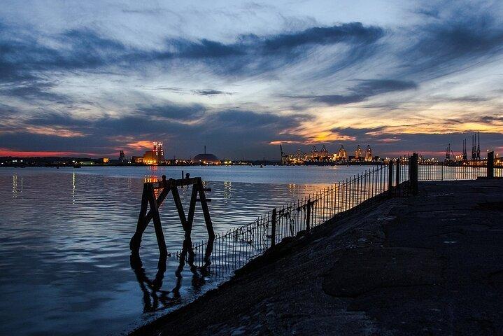 Romantic Southampton: Couples Walking Tour & Game