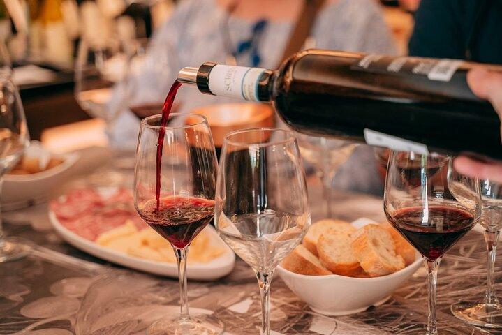 Verona All in one: Food Walking Tour, Lunch & Wine
