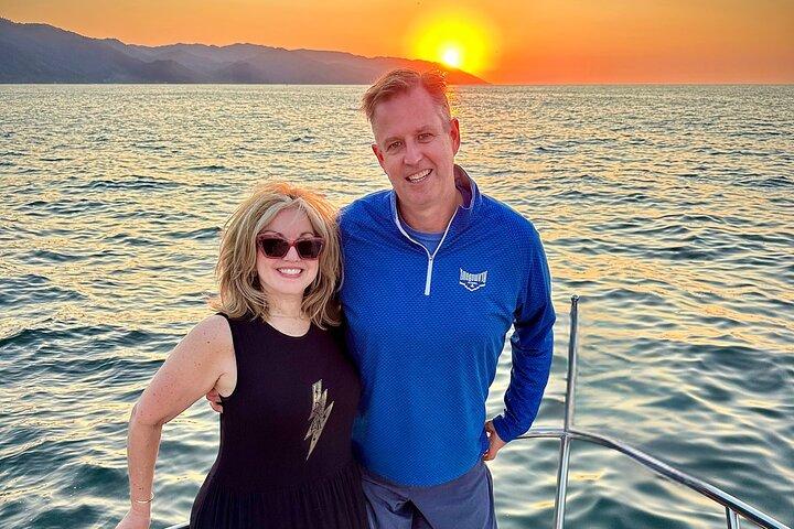 Puerto Vallarta: Luxury Yacht Sunset Cruise with Premium Open Bar