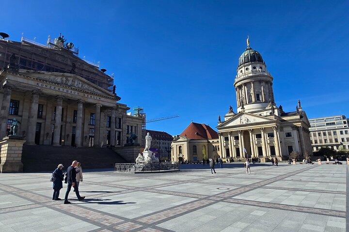 Berlin VIP TOUR - Private Bus Tour including Chauffeur and Guide