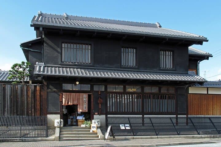 Fushimi Kyoto Walking Tour with Sake Tasting and Canal Boat Ride