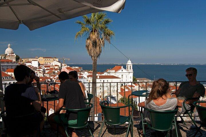 Lisbon Highlights Private Walking Tour 3H
