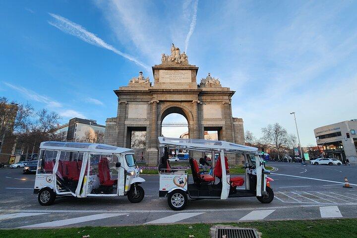 Madrid Tuk Tuk & Olé Experience – Private 1.5h Cultural Tour