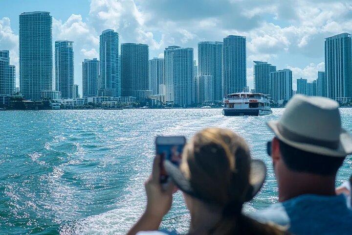 Miami Insider: Small Group City Tour with Optional Boat Cruise