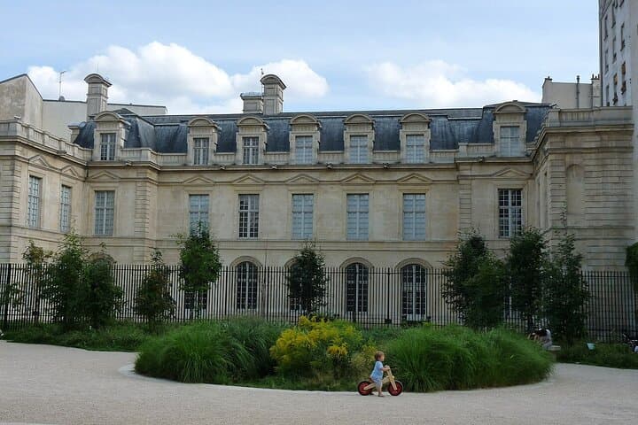 Paris: Private Jewish Marais District Walking Tour