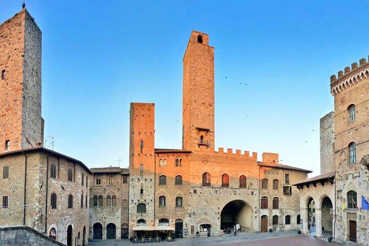 Quick Tuscan escape from Florence: San Gimignano &Wine Experience