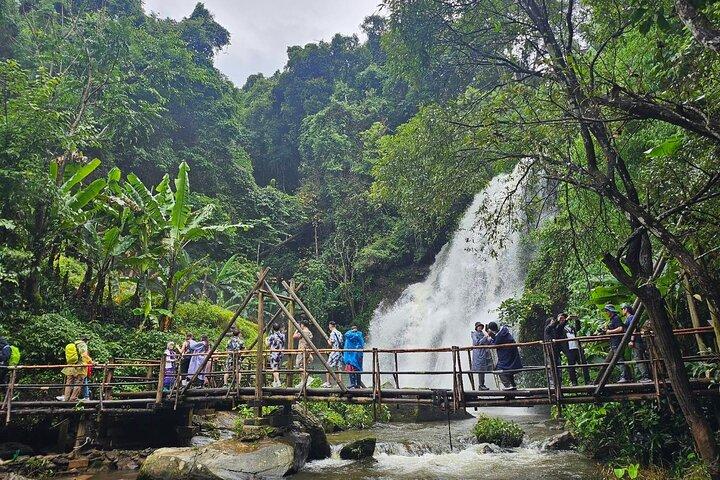 Chiang Mai: Fantastic Doi Inthanon National Park Tour & 2-Hr Trek