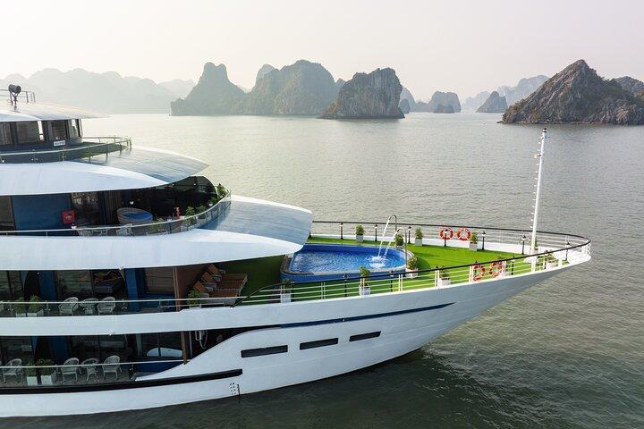 Luxury Halong Bay and Lan Ha Bay 3D2N Cruise with All-Inclusive