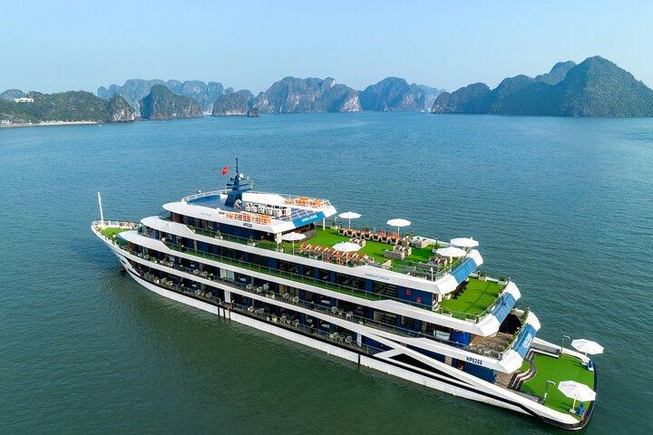 Luxury Halong Bay and Lan Ha Bay 3D2N Cruise with All-Inclusive