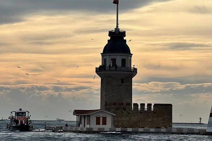 Istanbul's Golden Hour: Bosphorus Sunset Cruise By Boat