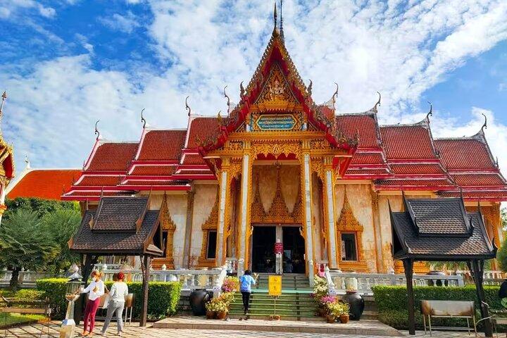 Private Morning Сeremony in Wat Chalong (Chaithararam Temple)