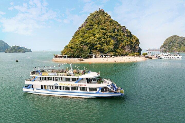 One Day Deluxe Boat Trip in Ha Long Bay