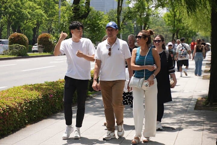 Tokyo: Imperial Palace and Shogun Historical Walking Tour