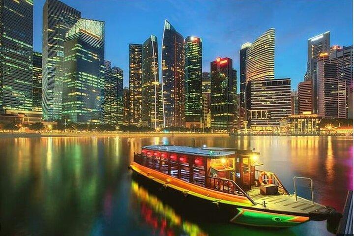 All-in-1 Tour: Kampong glam, River Cruise & Sentosa Wings of time