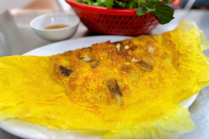 Award-winning Saigon Food Tour with GirlPower Drivers | KissTour
