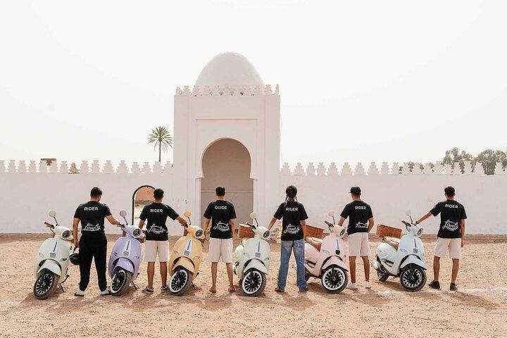 Lovely – Golden Hour – Medina Iconic Tour