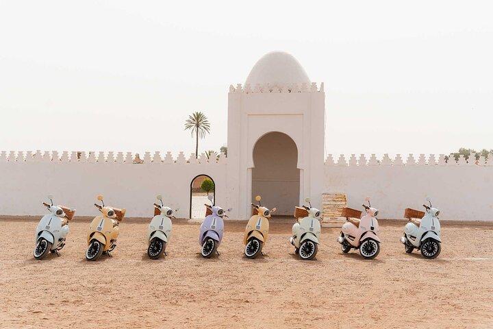 Lovely – Golden Hour – Medina Iconic Tour