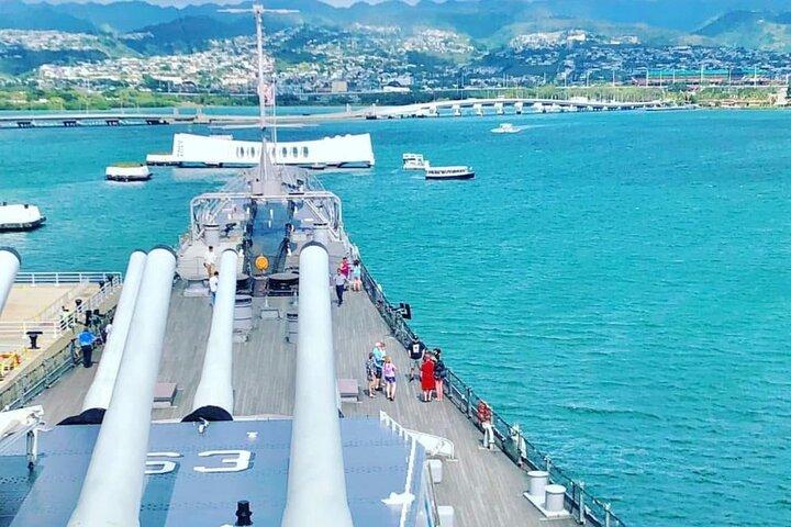 Pearl Harbor Aviation Museum Luxury Tour