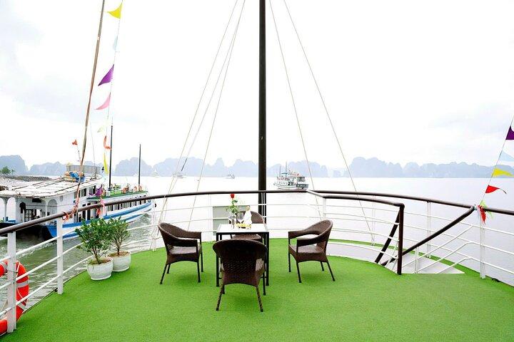 Ha Long Bay Cruise Day Tour - best selling: Kayaking, Swimming, hiking & Lunch