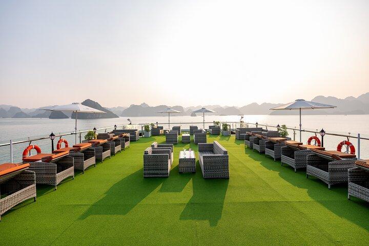 From Hanoi: 2-Day Ha Long & Lan Ha Bay 5-Star Balcony Cruise