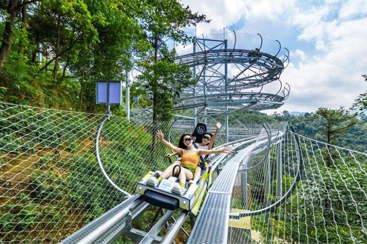 From Dongguang To Gulong Gorge Skywalk Bridge and Waterfall Tour
