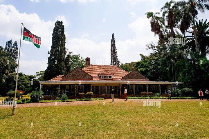 Nairobi Day Tour to Giraffe Center and Karen Blixen Museum