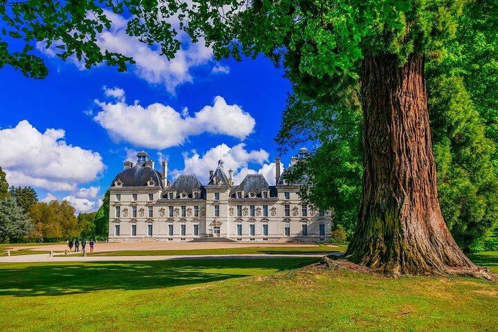 Loire Valley Castles Walking Tour with Audioguide
