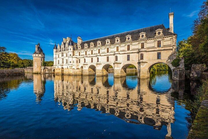 Loire Valley Castles Walking Tour with Audioguide