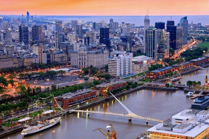 Buenos Aires Full City Tour with Wine Tasting and Stops