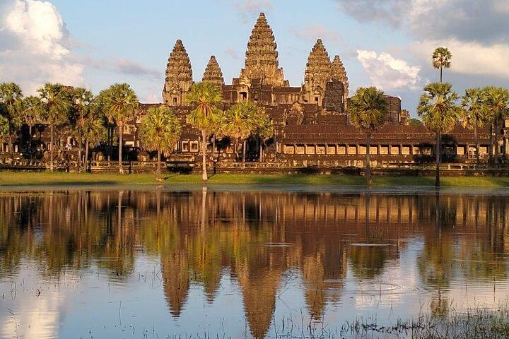 Day trip Phnom Penh to Siem Reap & Return back