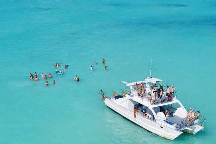 Sunshine PARTY BOAT CATAMARAN-PARTY+DRINKS+SNORKELING+NATURAL