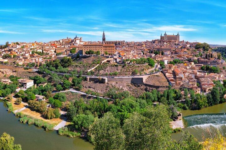 Toledo Day Trip from Madrid with Synagogue, Wine and Tapas