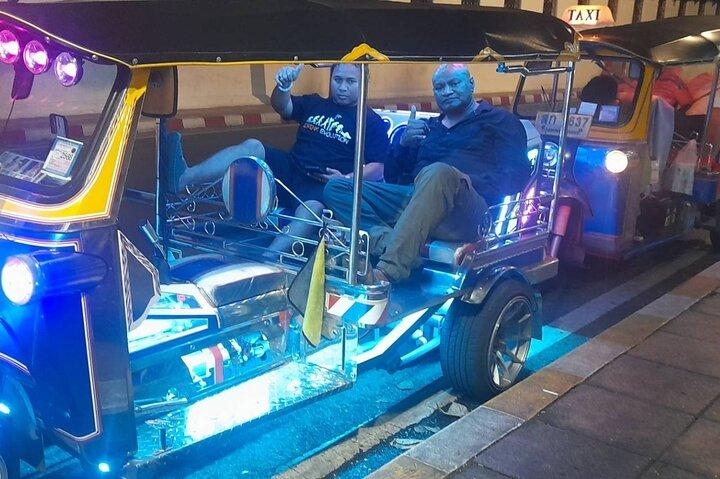 Bangkok Night Tuk Tuk Tour : Street Food,Hidden Gems&Hotel Pickup