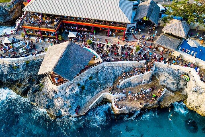 Seven Mile Beach and Rick's Cafe Sunset Tour in Negril Jamaica