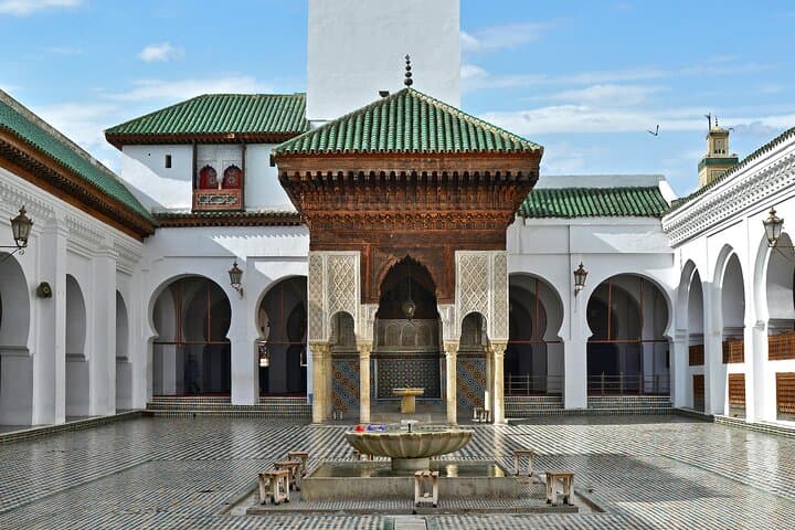 Fes: Royal Palace, Madrasa, Tannery & Souks and Medina Tour