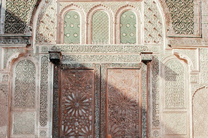 Fes: Royal Palace, Madrasa, Tannery & Souks and Medina Tour