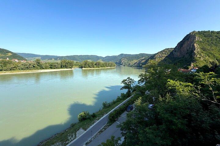 Private Tour to Wachau-Hallstatt-Salzburg