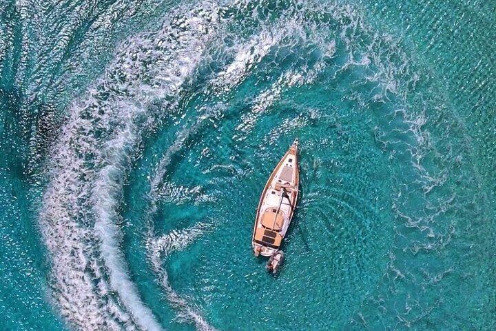 Sail Taste Connect a Semi Private Sailing with Seafood and Wine