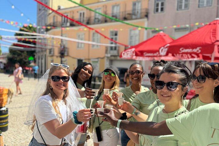 Lisbon: Private Guided Electric Quad Tour & Tuk-tuk