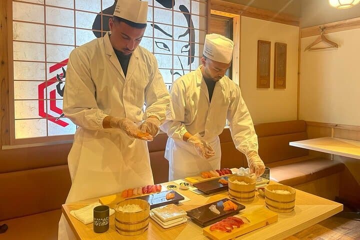 Professional Sushi Chef Experience in Tokyo