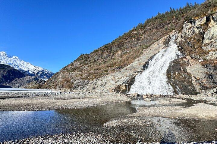 Mendenhall Glacier & Juneau Highlights Small Group Tour