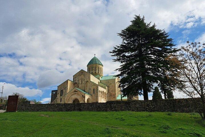 Bagrati, Gelati, and Motsameta Guided Tour from Kutaisi