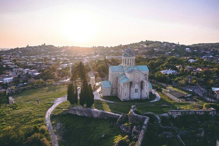 Bagrati, Gelati, and Motsameta Guided Tour from Kutaisi