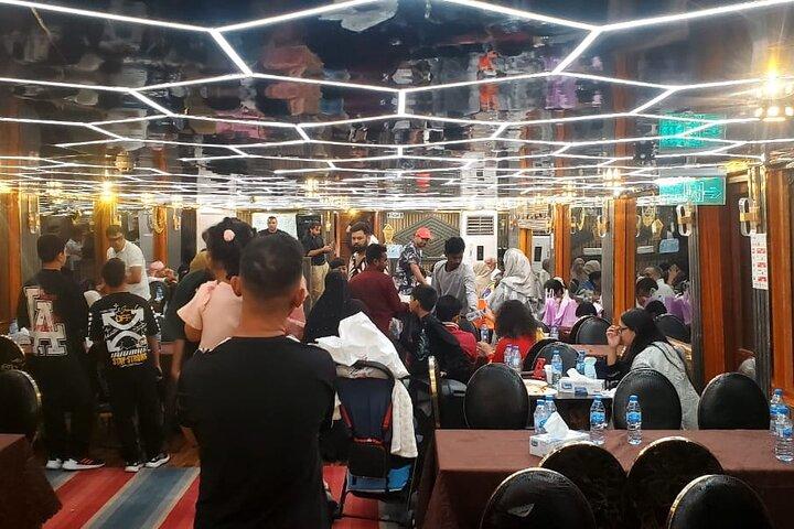 Dubai: Dhow Cruise with VIP Dining, & Buffet Dinner