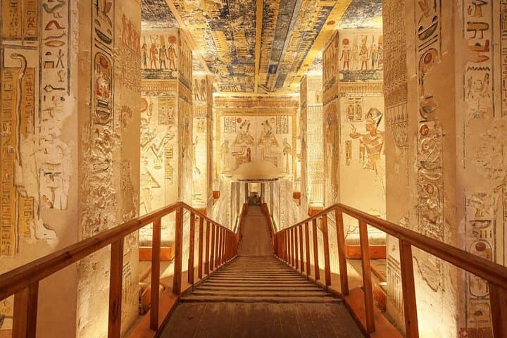 Luxor West Bank Tour: Valley of the Kings & Hatshepsut with Guide