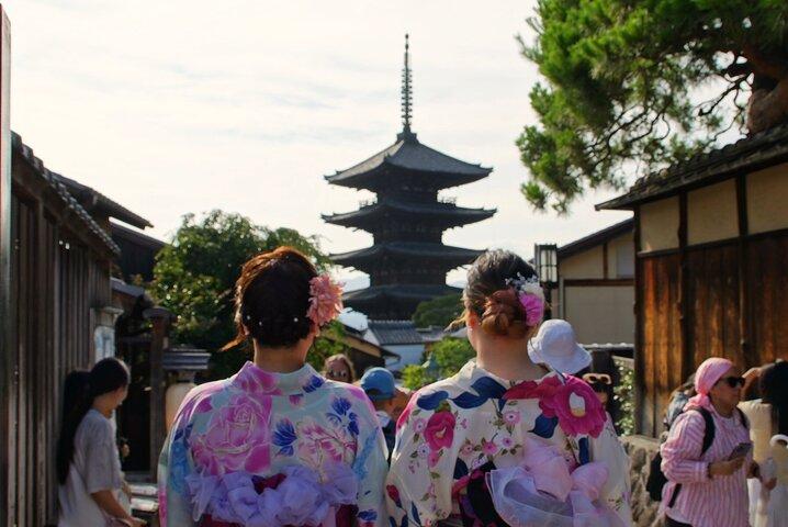 Kyoto: Gion and Geisha District Walking Tour