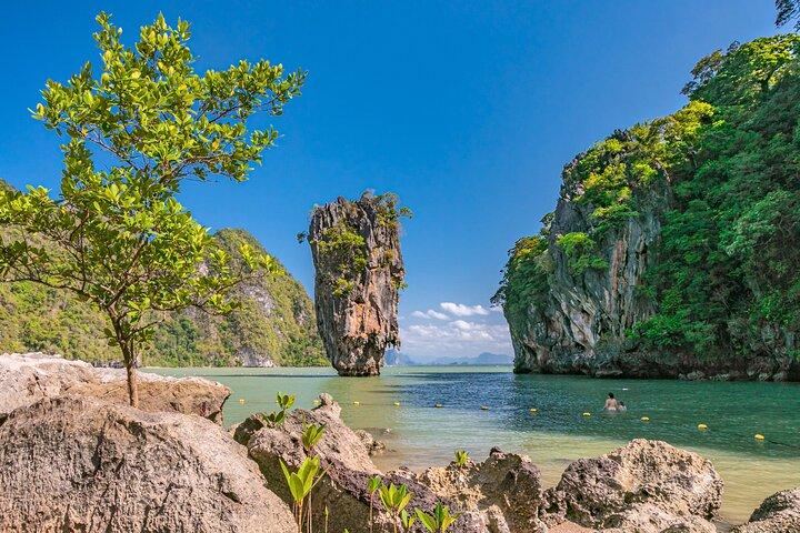 Phi Phi Islands & James Bond Island by Sawanu Speedboat